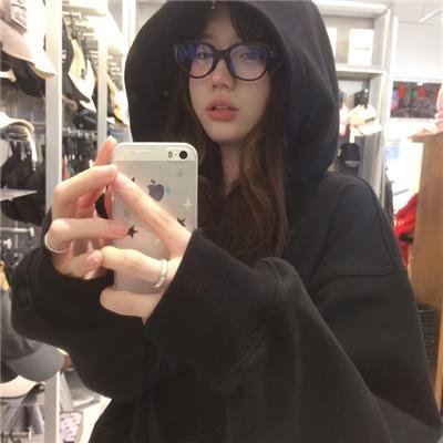 藏爱的画像